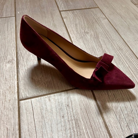 Ann Taylor Burgundy Suede Bow Kitten Heels – Size 7 - Picture 1 of 5